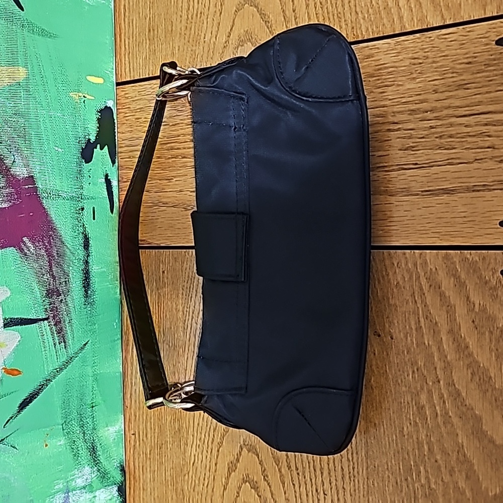 Handbag - Picture 3 of 4